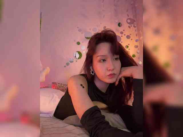ShyAlya webcam