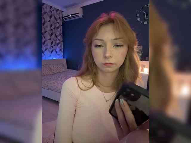 ShyAlya webcam
