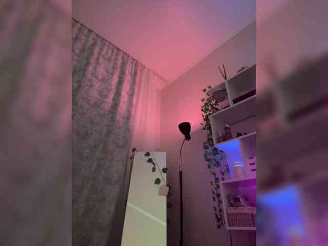 ShyAlya webcam
