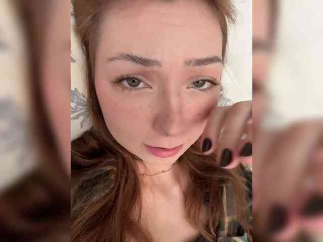 ShyAlya webcam