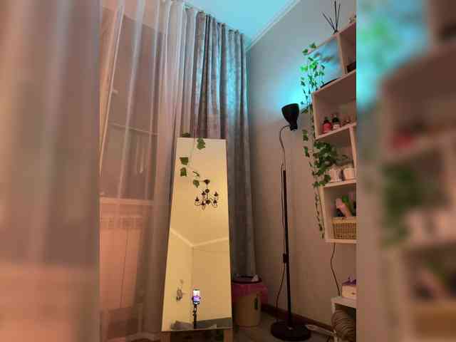 ShyAlya webcam