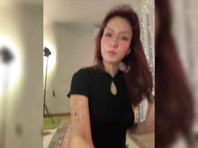 ShyAlya webcam