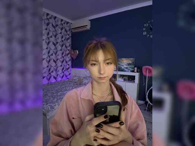 ShyAlya webcam