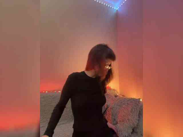 ShyAlya webcam