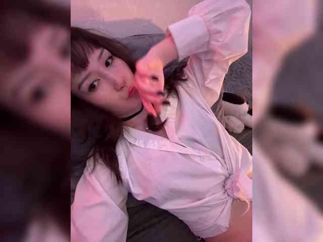 ShyAlya webcam
