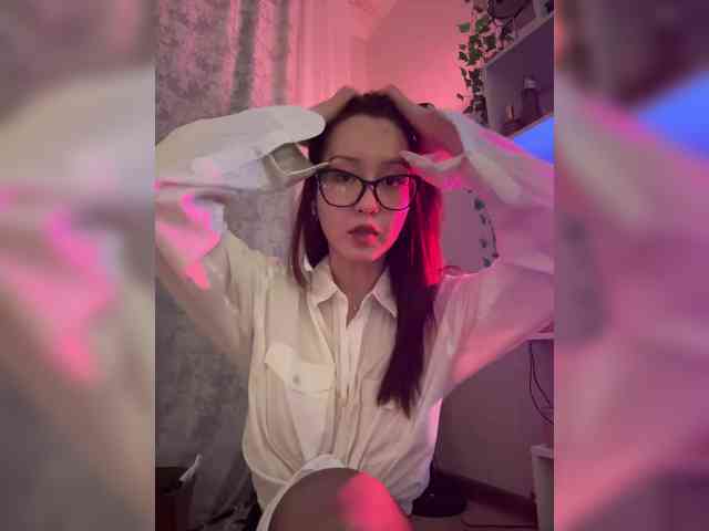 ShyAlya webcam