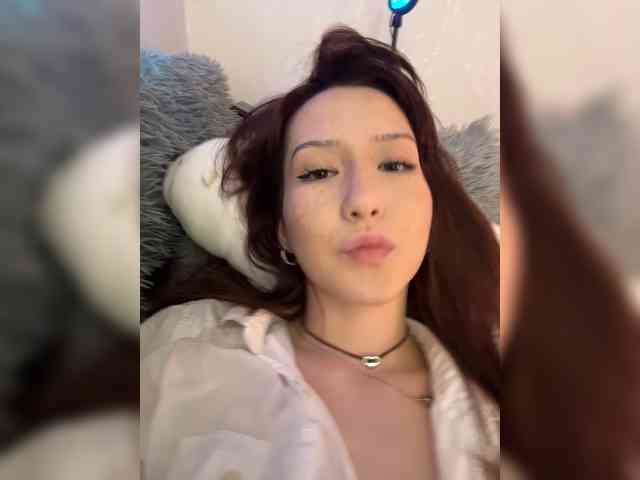 ShyAlya webcam