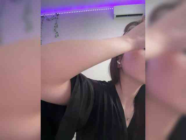 ShyAlya webcam