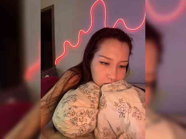 ShyAlya webcam