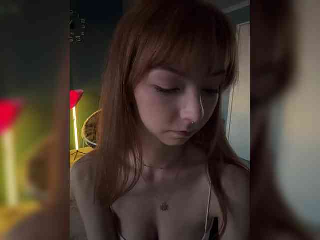 ShyAlya webcam