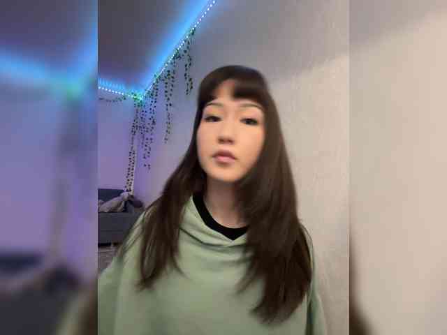 ShyAlya webcam