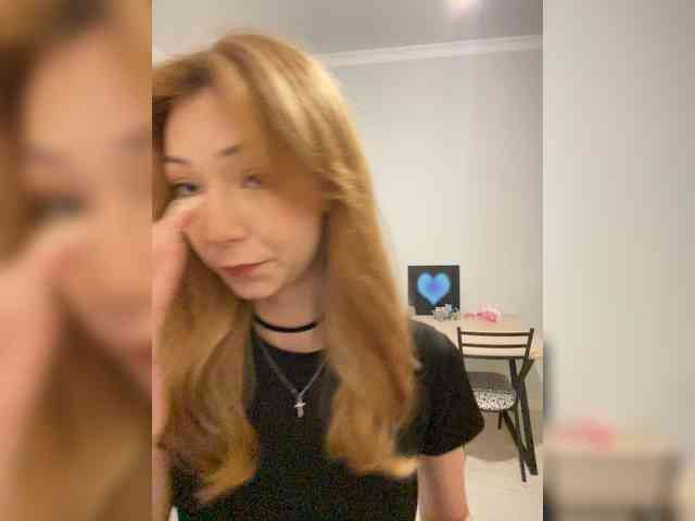 ShyAlya webcam