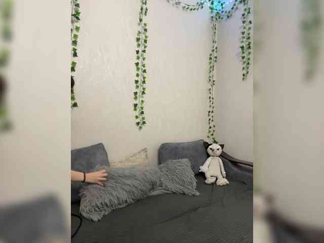 ShyAlya webcam
