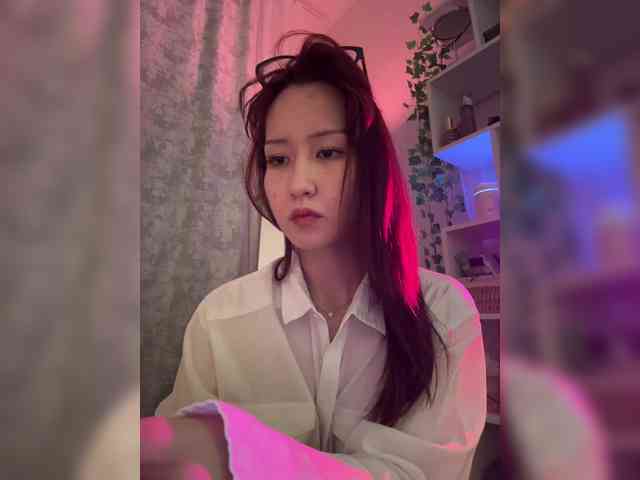 ShyAlya webcam