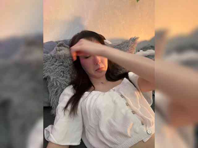 ShyAlya webcam