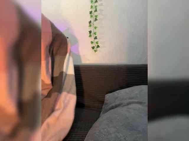 ShyAlya webcam