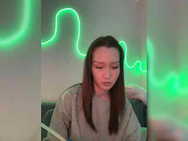 ShyAlya webcam