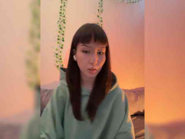 ShyAlya webcam