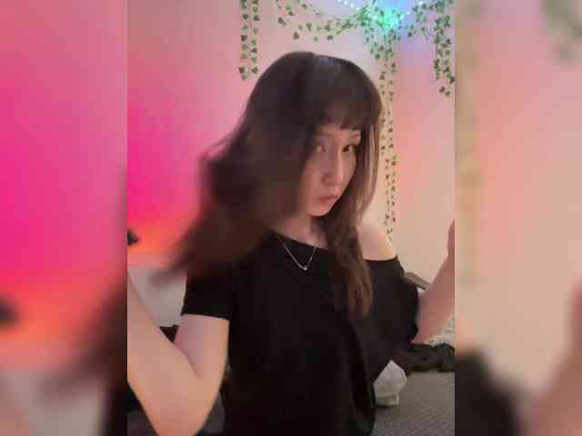 ShyAlya webcam