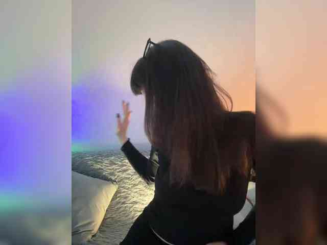 ShyAlya webcam