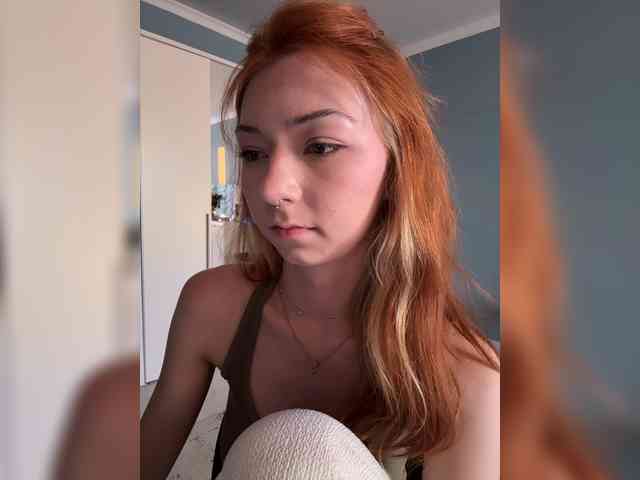 ShyAlya webcam