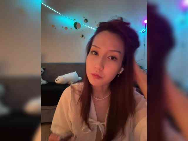 ShyAlya webcam