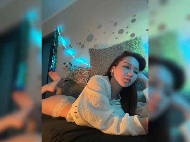 ShyAlya webcam