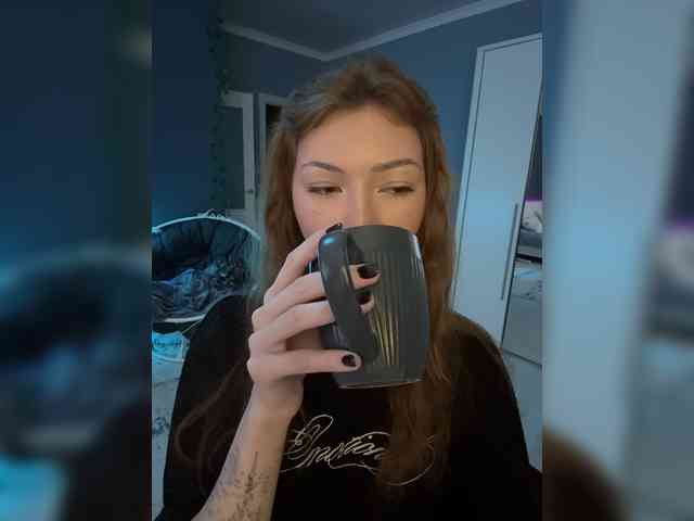 ShyAlya webcam