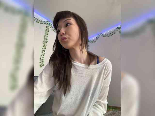 ShyAlya webcam