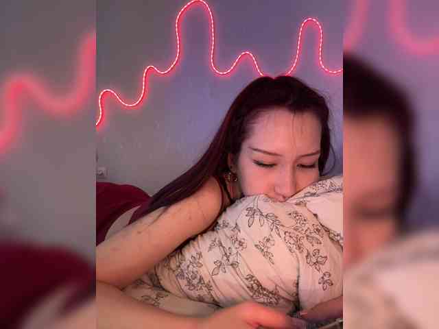 ShyAlya webcam