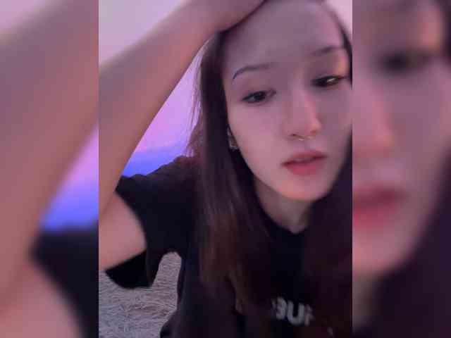 ShyAlya webcam
