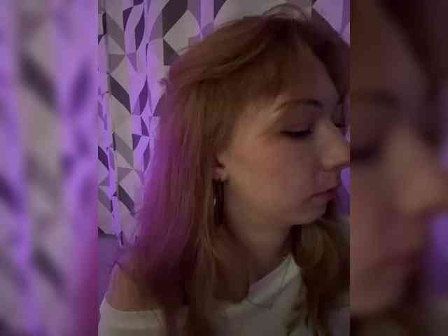 ShyAlya webcam