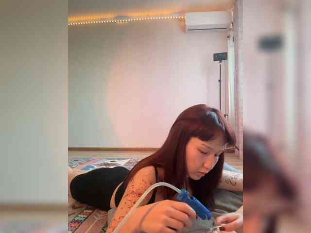 ShyAlya webcam