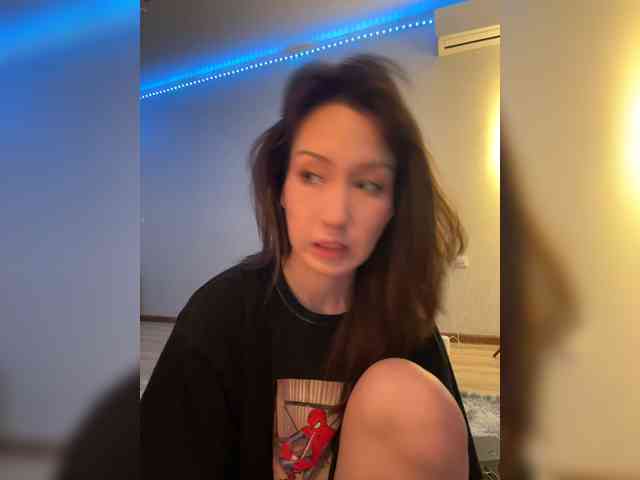 ShyAlya webcam