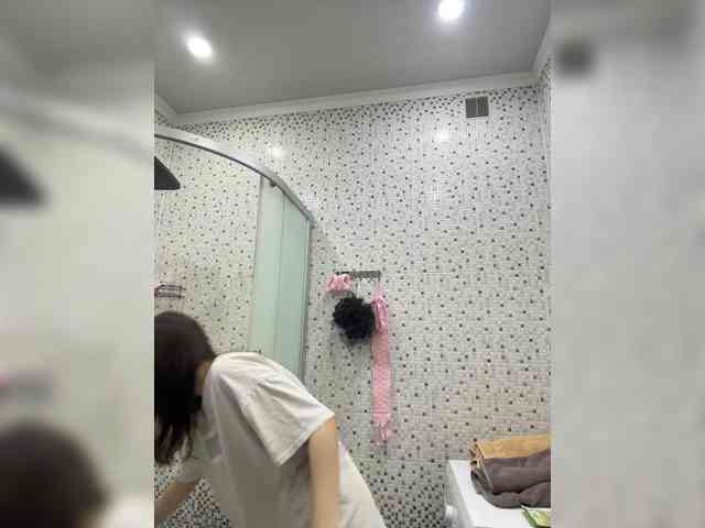 ShyAlya webcam