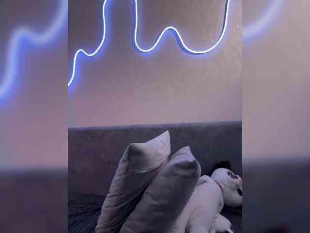 ShyAlya webcam