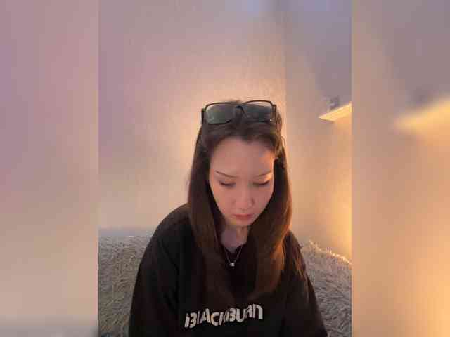 ShyAlya webcam