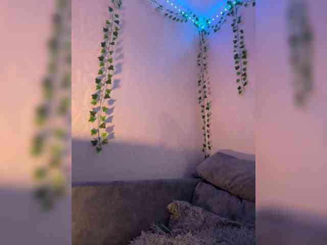 ShyAlya webcam