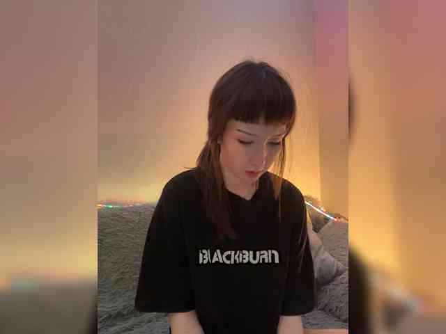 ShyAlya webcam