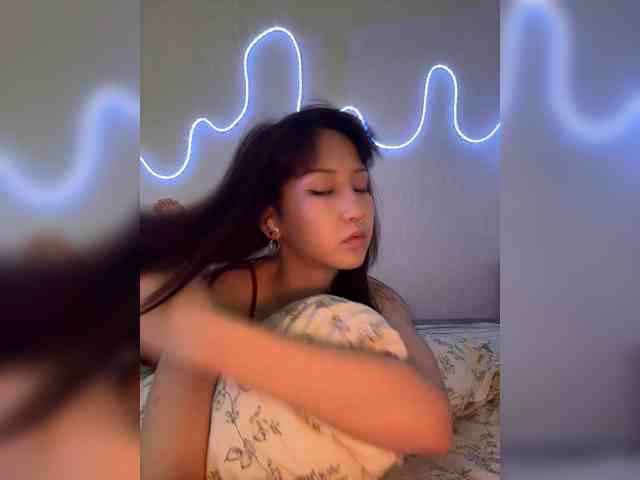 ShyAlya webcam