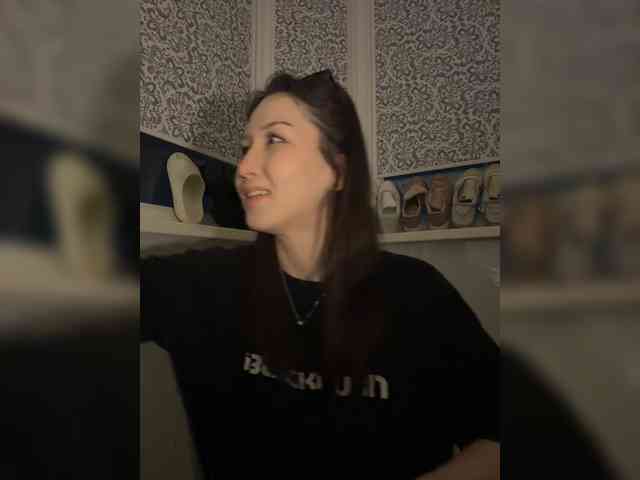 ShyAlya webcam
