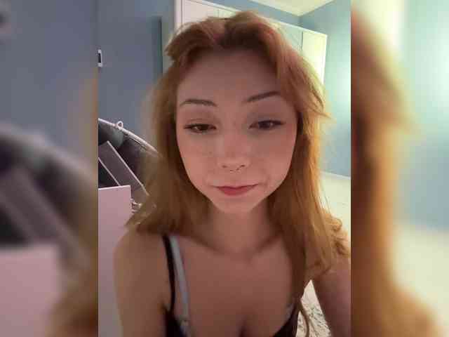 ShyAlya webcam