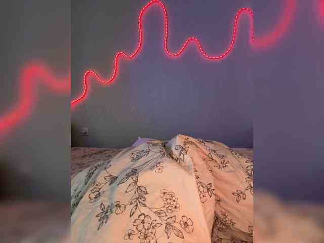 ShyAlya webcam