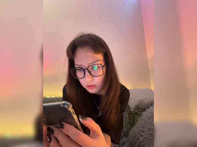 ShyAlya webcam