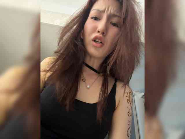 ShyAlya webcam