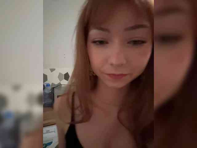 ShyAlya webcam