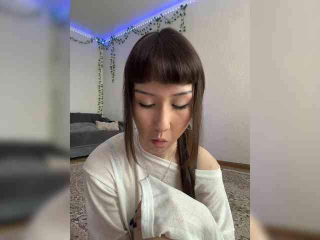 ShyAlya webcam