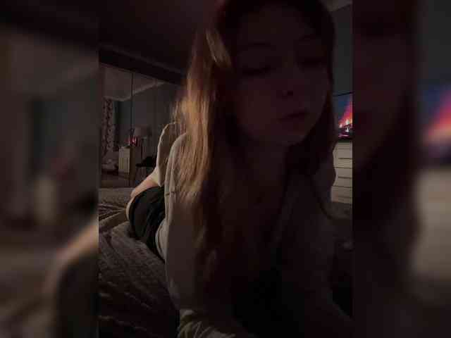 ShyAlya webcam