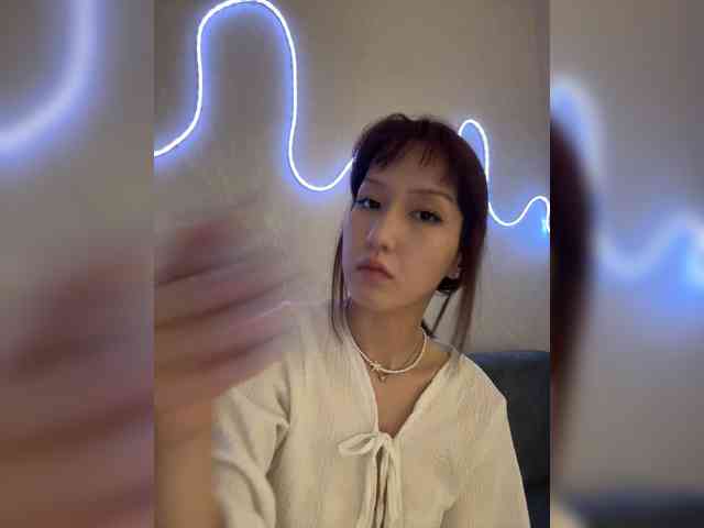 ShyAlya webcam