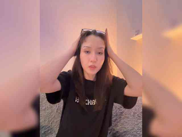 ShyAlya webcam